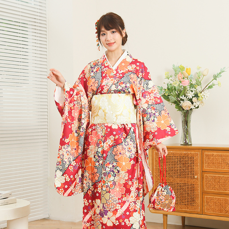Women Formal Wear Photoshoot - Japanse damesversie van gemodificeerde kimono-formele jurk