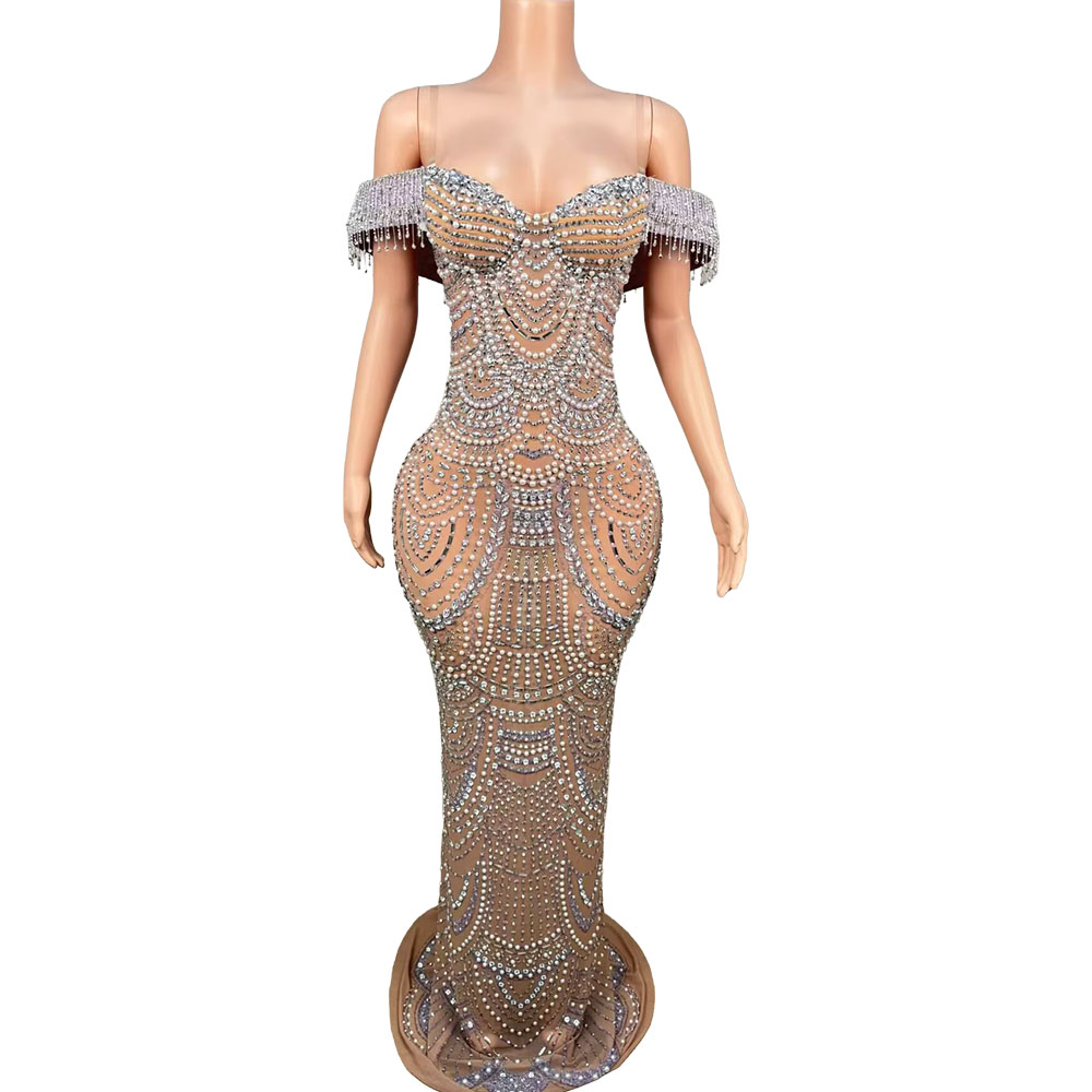Women Formal Wear Photoshoot - Luxe elegante formele strapless lange jurk