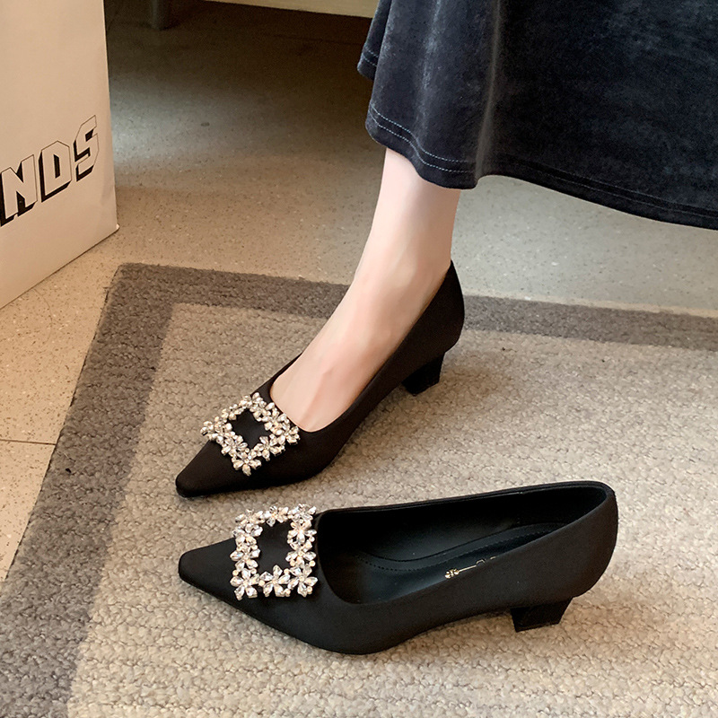 Zwarte satijnen pumps met spit - Women Formal Wear Heels recensie en prijs